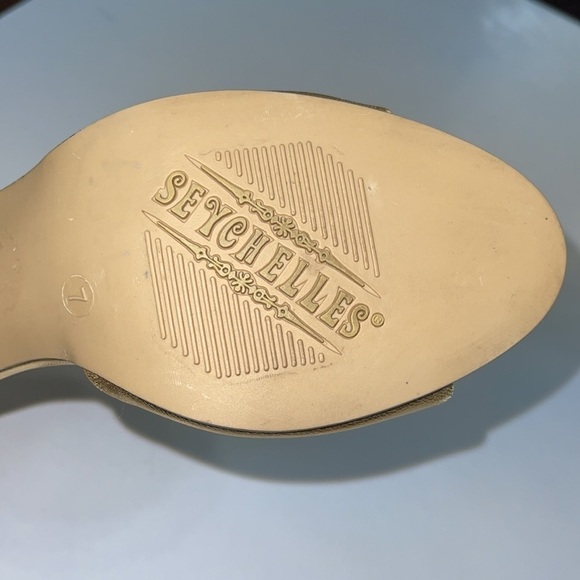 Seychelles Gold with Rhinestone Heels - Picture 11 of 14